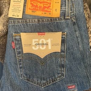 Levi 501 straight leg button fly jeans Size 29 x 32